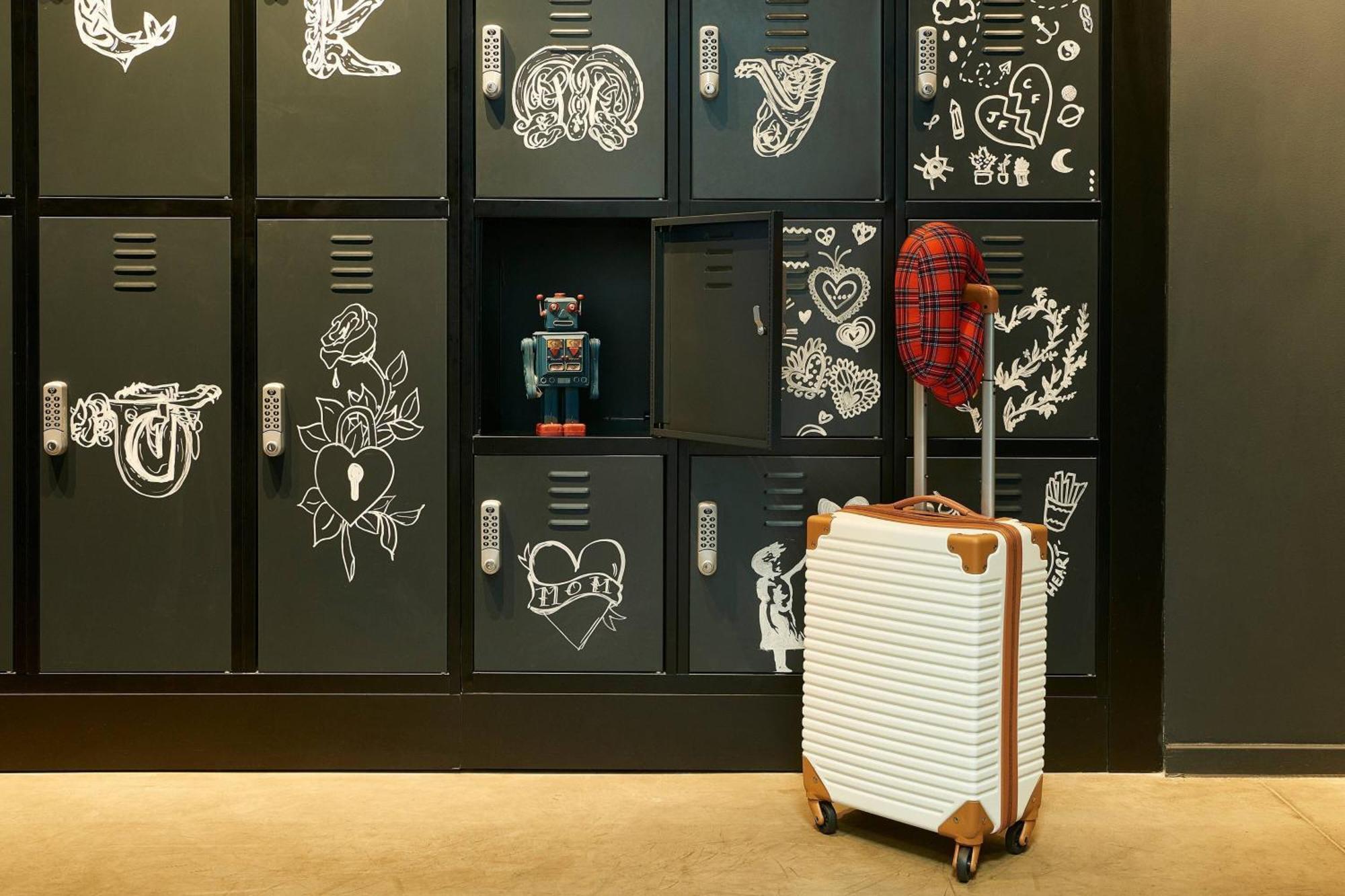 Moxy Edinburgh Airport Hotell Ingliston Eksteriør bilde
