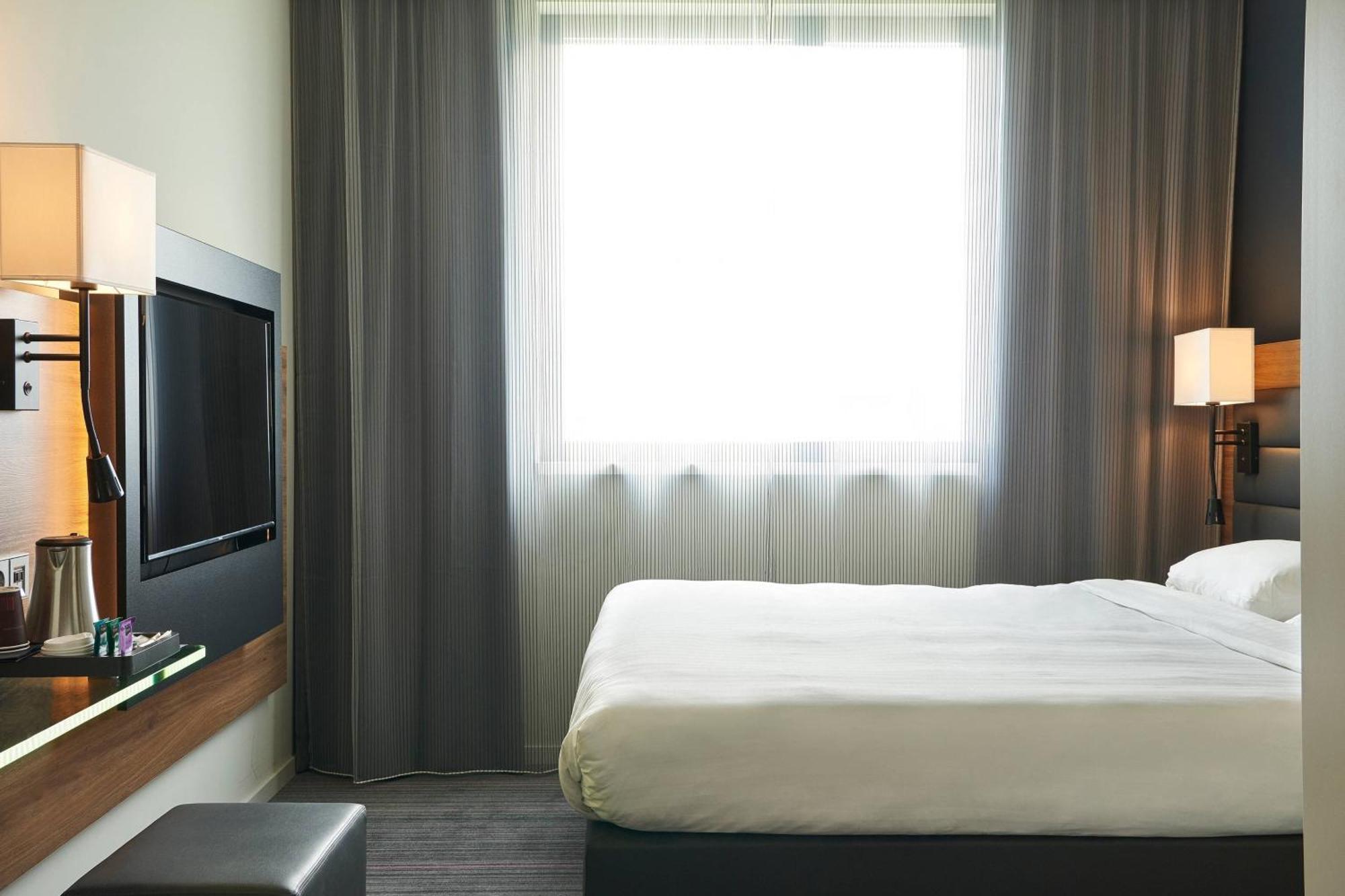 Moxy Edinburgh Airport Hotell Ingliston Eksteriør bilde