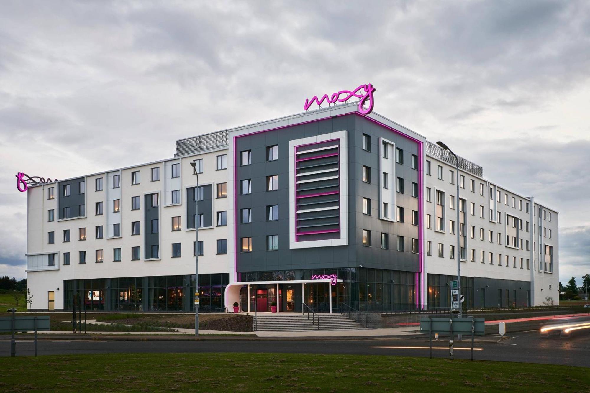 Moxy Edinburgh Airport Hotell Ingliston Eksteriør bilde
