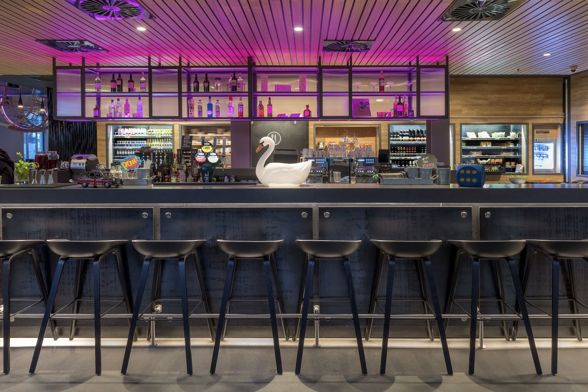 Moxy Edinburgh Airport Hotell Ingliston Eksteriør bilde